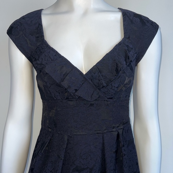 NANETTE LEOPRE SHEATH DRESS IN FLORAL BROCADE - Picture 2 of 6